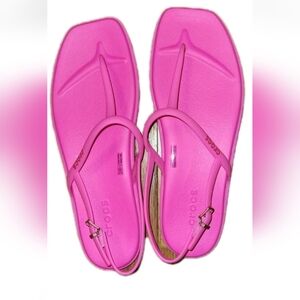 CROCS Women's Vibrant Pink Sandals